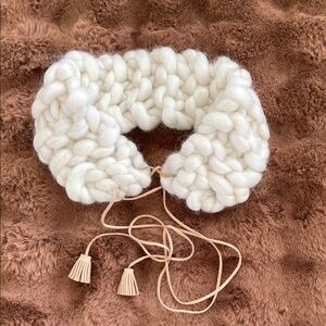 Chunky Knit Wool Cream Neck Warmer with Elegant Leather Tassel Tie O/S